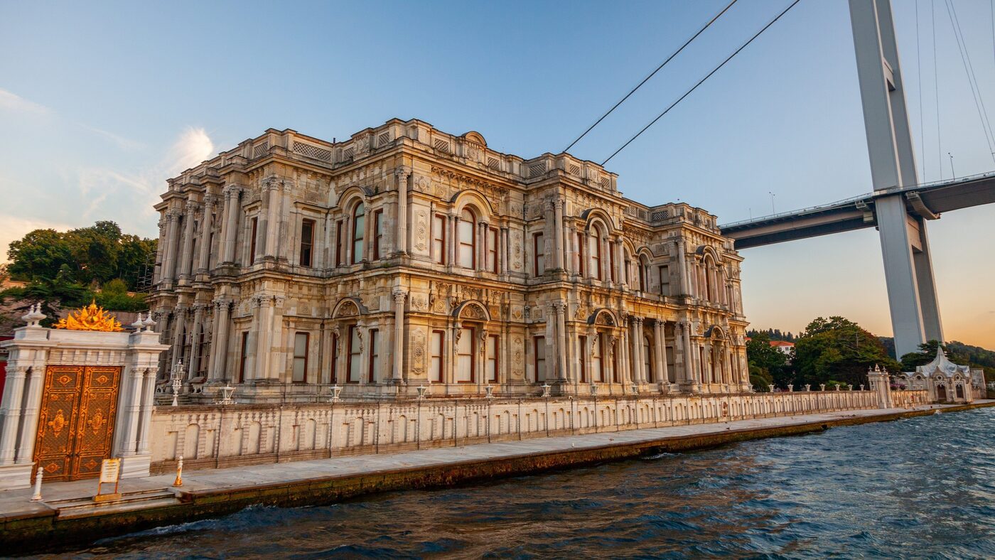 Full Day Bosphorus Tour (Asia & Beylerbeyi Palace)
